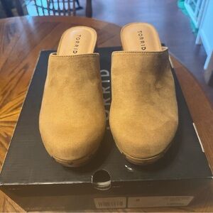 Torrid Light Brown Wood Bottom Mule Size 8W Band New In Box